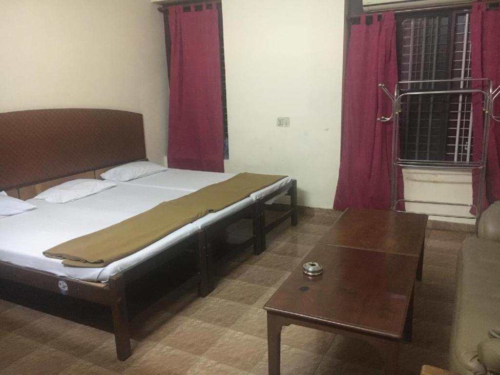 ホテル Anupam Residency Kochi エクステリア 写真