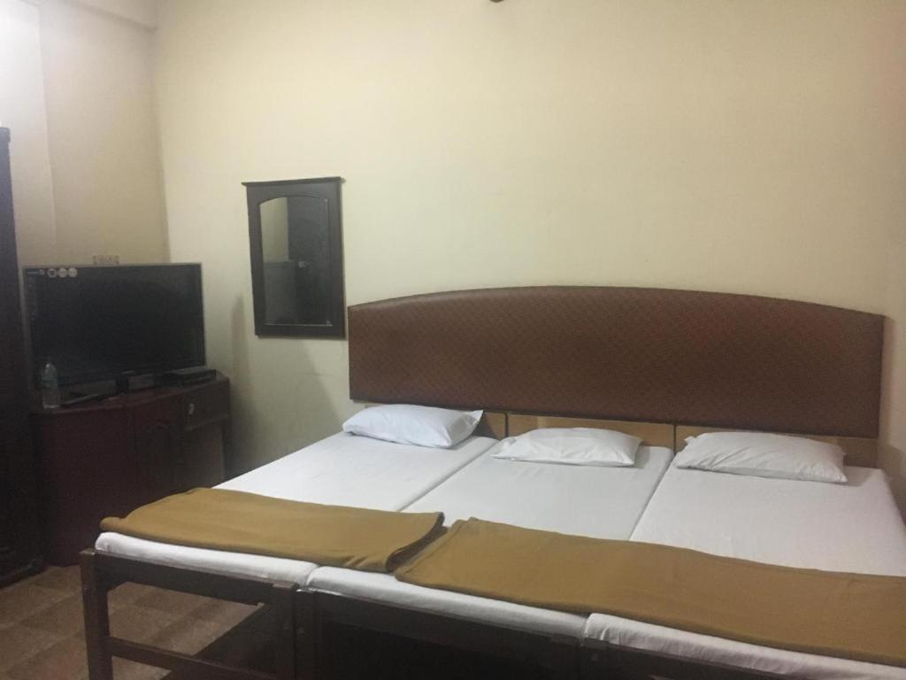 ホテル Anupam Residency Kochi エクステリア 写真